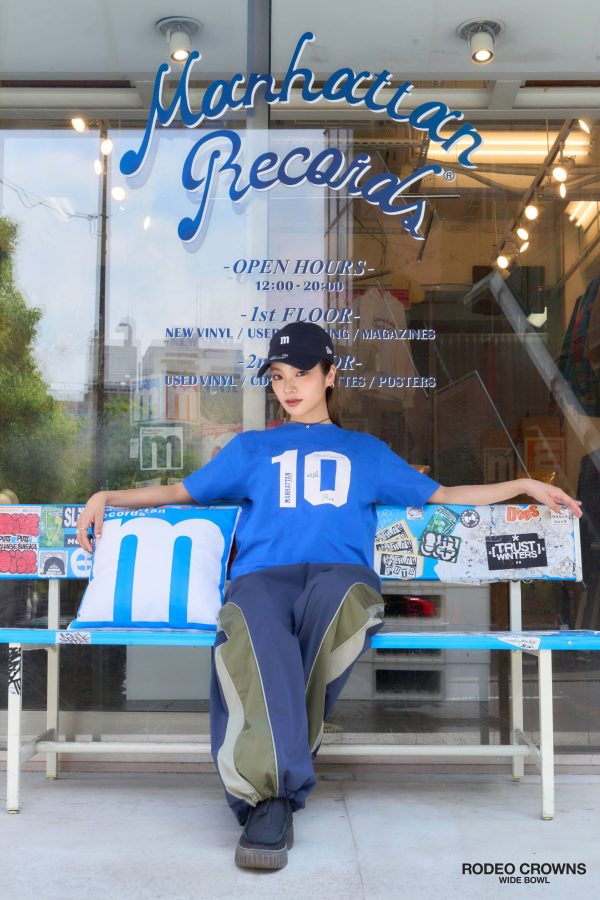 【NEWS】【RODEO CROWNS WIDE BOWL】 モデル・DJとして活躍する「矢部ユウナ」とクラブミュージック専門店「Manhattan Records」とのトリプルコラボレーションが実現！-株式会社バロックジャパンリミテッド
